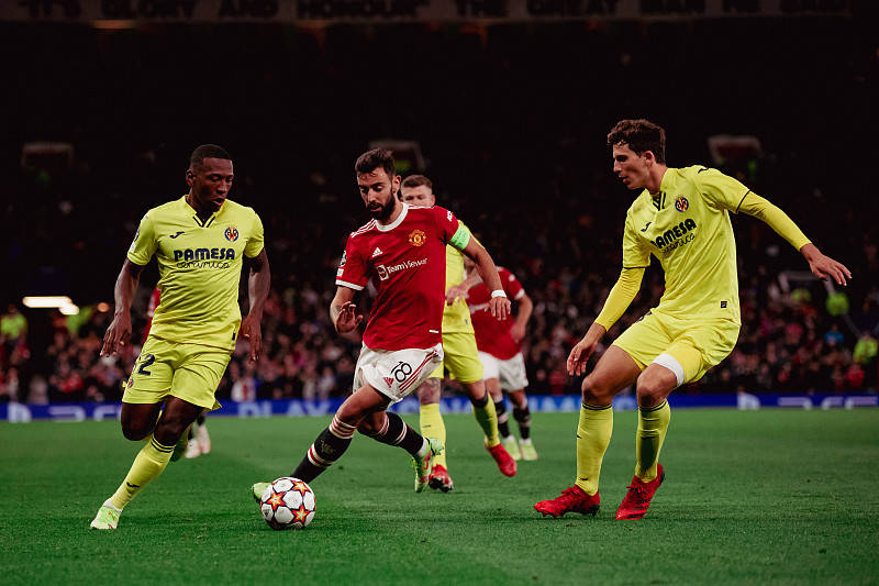 曼联内部会议纪要流出——关键时刻门线救险,欧篮联使命明确,训练强度明显提升 曼联内部会议纪要流出——关键时刻门线救险,欧篮联使命明确,训练强度明显提升