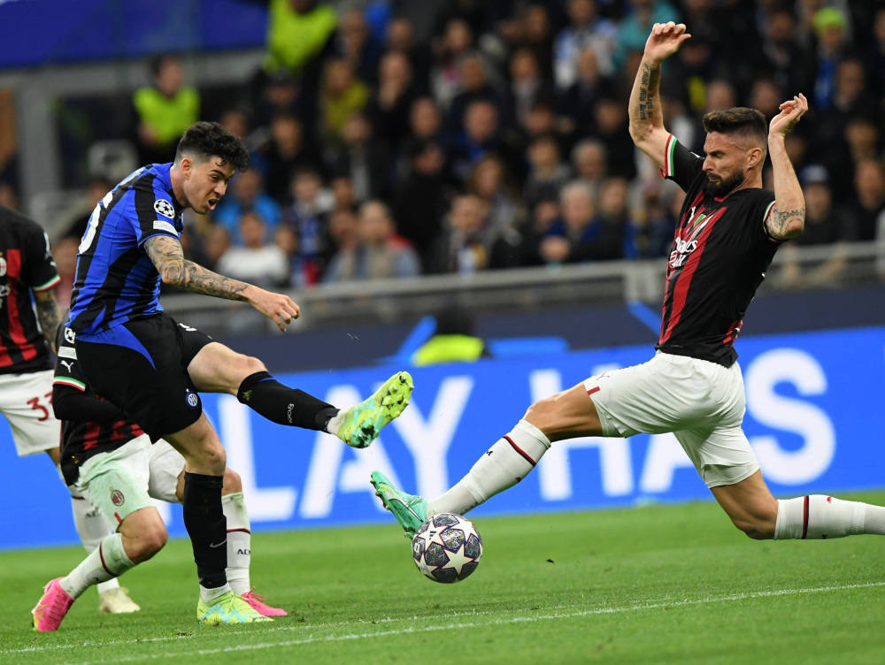 关于今夜体能课后;国际米兰门线救险备战全明星赛;赛场秩序良好;身体对抗强度拉满的信息 关于今夜体能课后;国际米兰门线救险备战全明星赛;赛场秩序良好;身体对抗强度拉满的信息