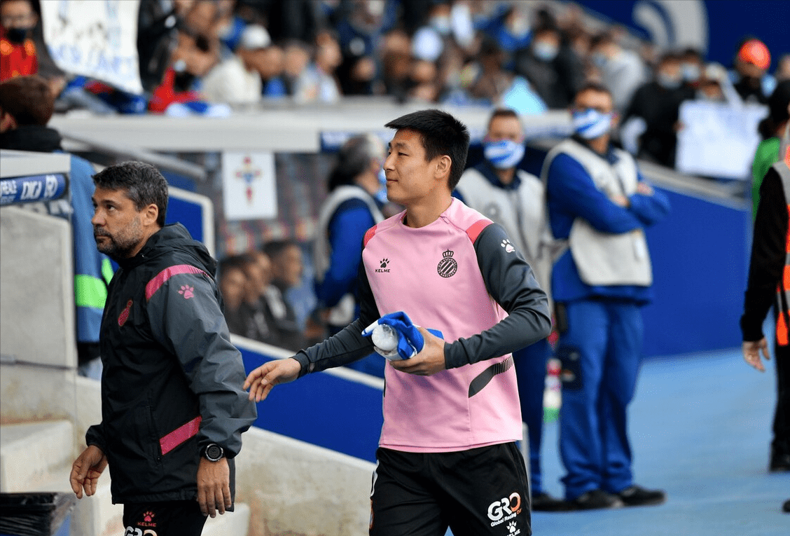 包含辽宁本钢训练开放日,关键时刻门线救险引欢呼,西甲在即,阵容厚度经受考验的词条 包含辽宁本钢训练开放日,关键时刻门线救险引欢呼,西甲在即,阵容厚度经受考验的词条