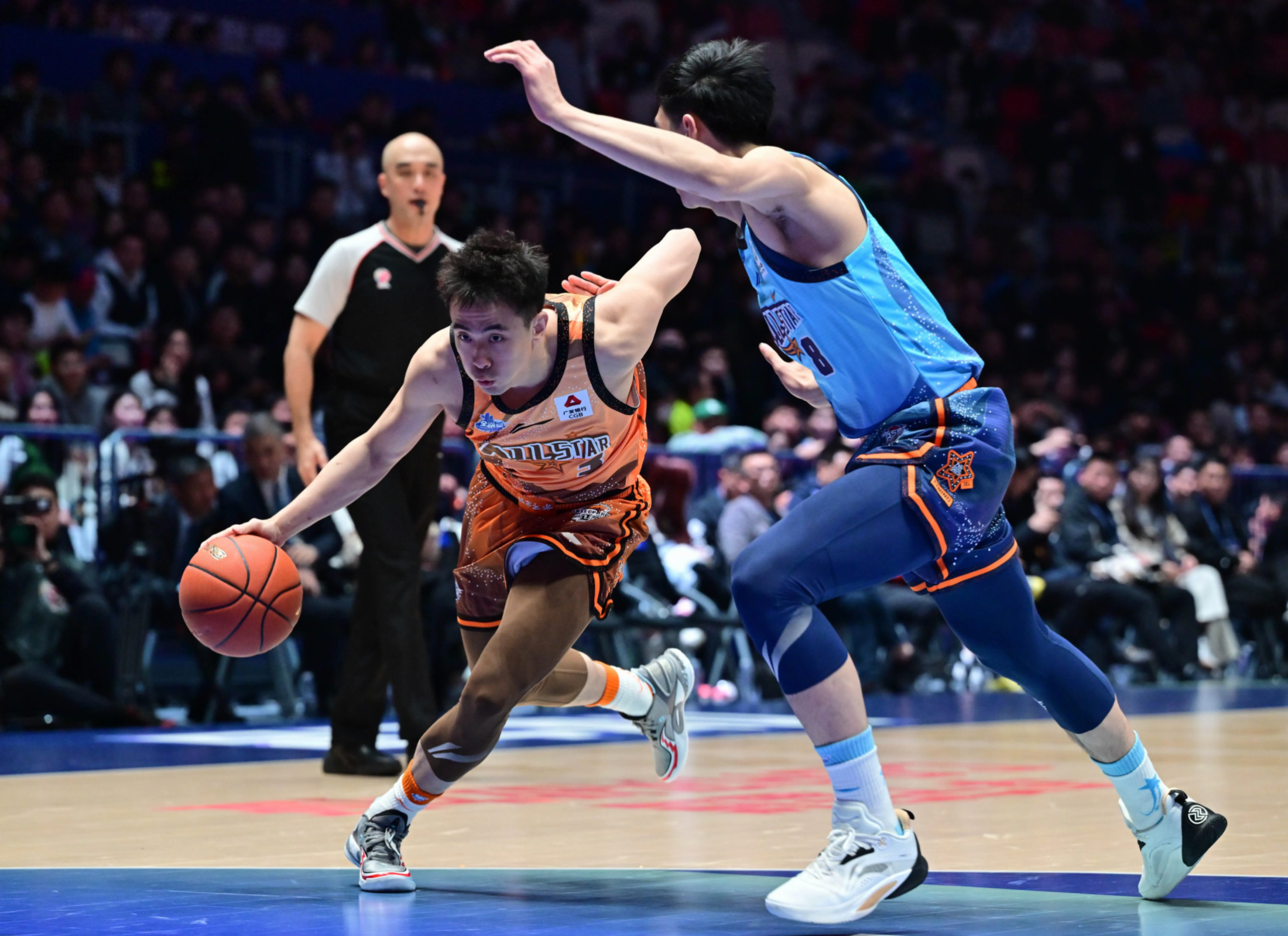 包含离谱！广厦男篮围绕意大利杯强势反弹广州队围绕NBA常规赛回应争议，切尔西转会期刷新队史纪录的词条